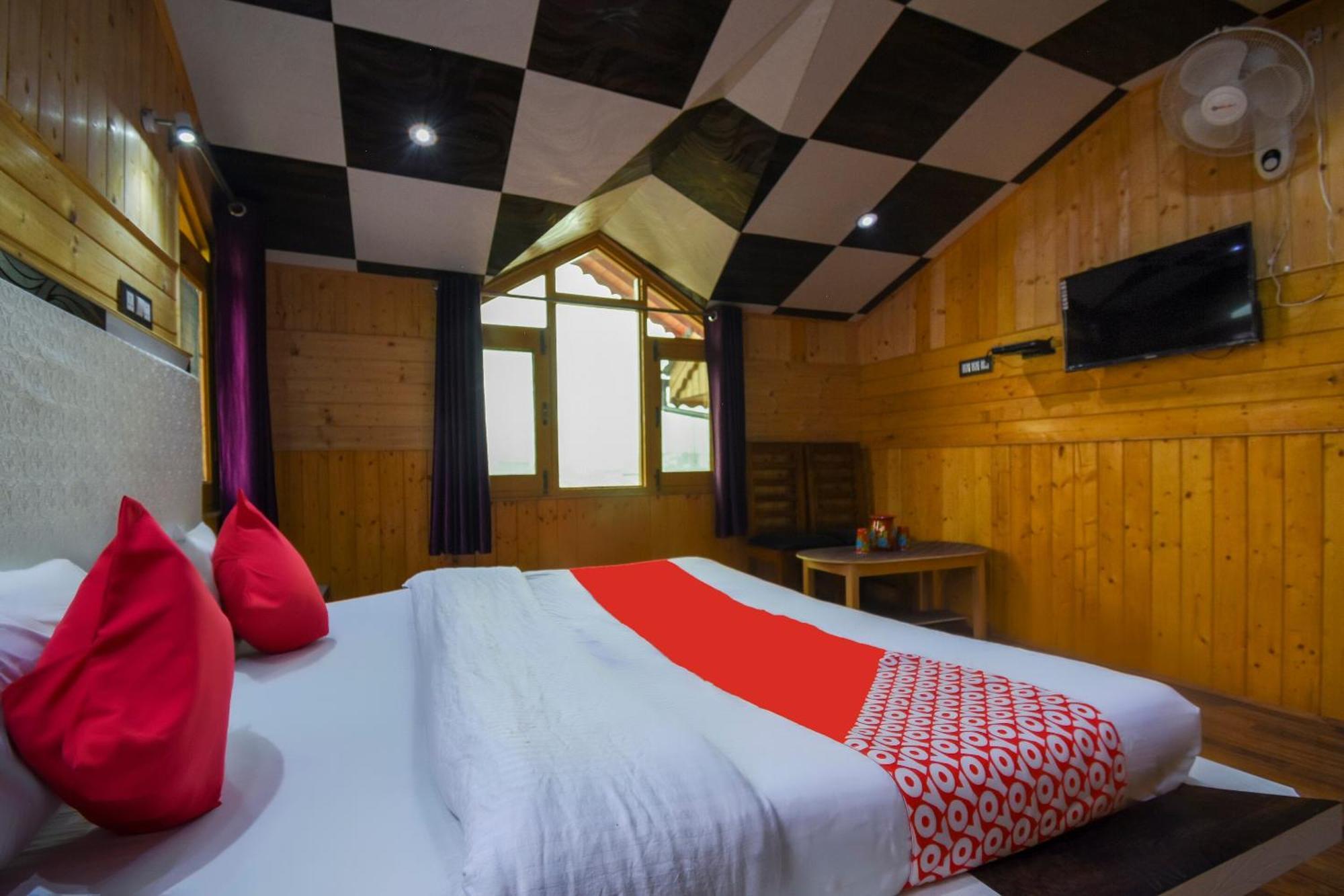 Oyo Hotel New Divine Kashmir Durgjan Buitenkant foto