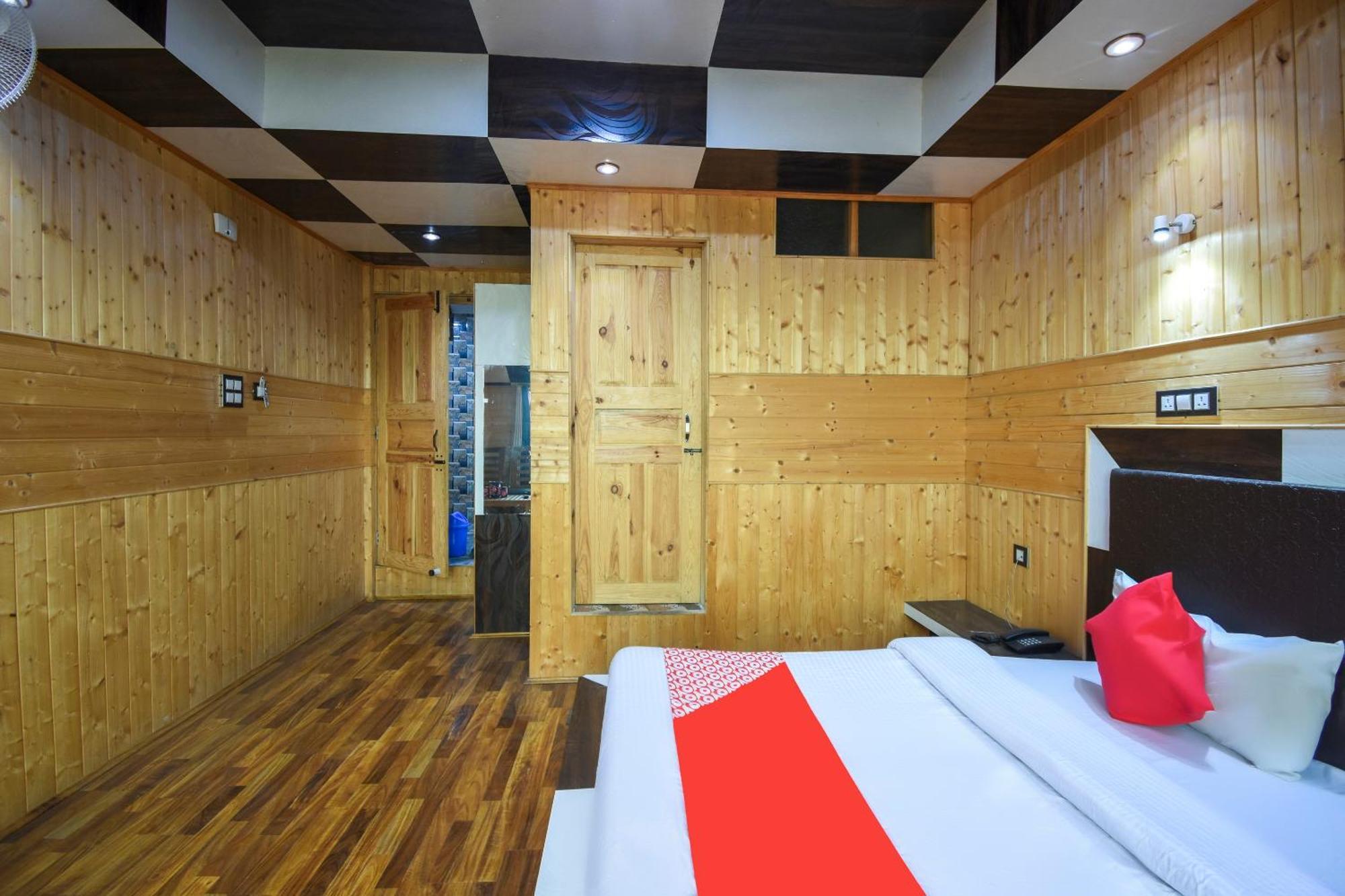 Oyo Hotel New Divine Kashmir Durgjan Buitenkant foto