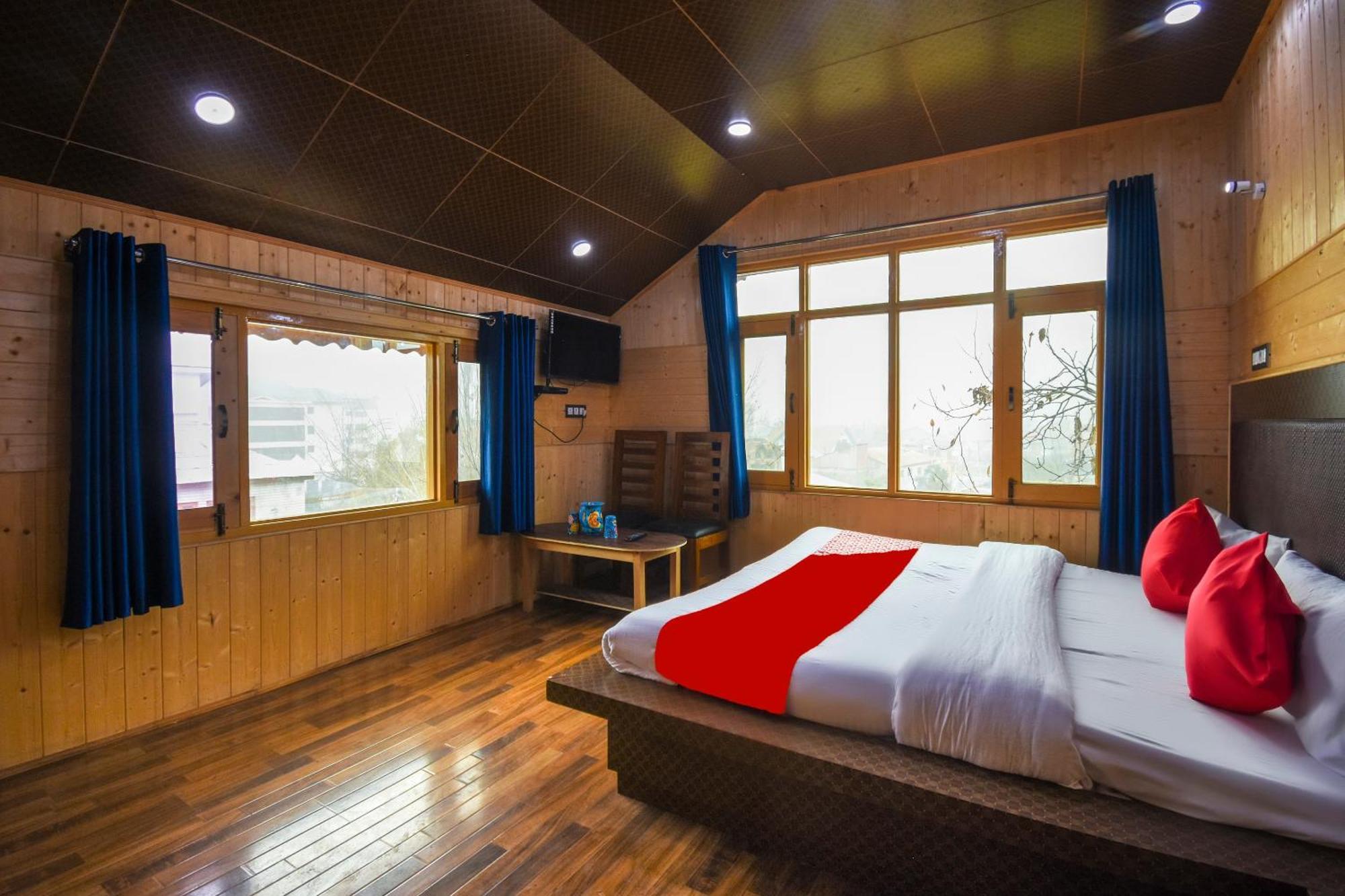 Oyo Hotel New Divine Kashmir Durgjan Buitenkant foto