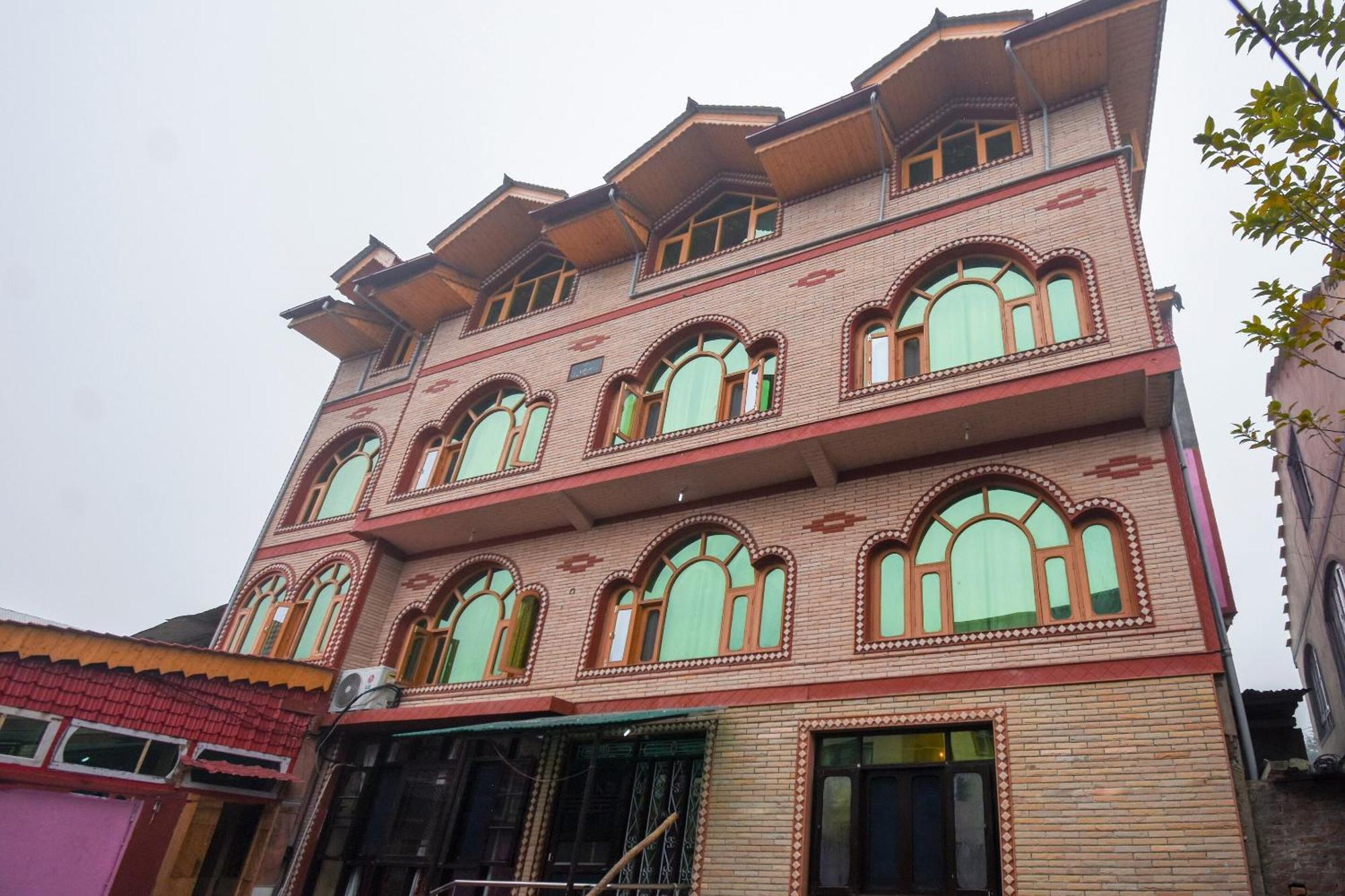 Oyo Hotel New Divine Kashmir Durgjan Buitenkant foto