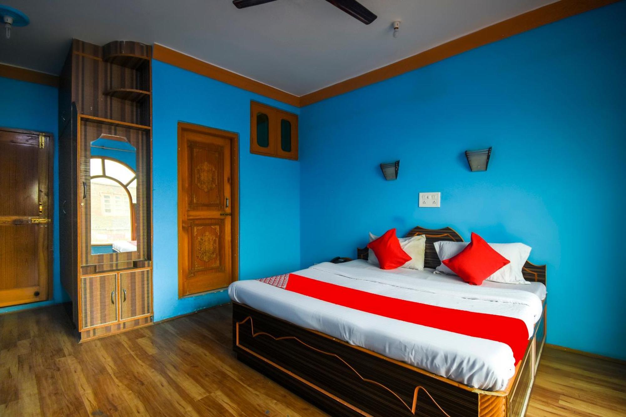 Oyo Hotel New Divine Kashmir Durgjan Buitenkant foto