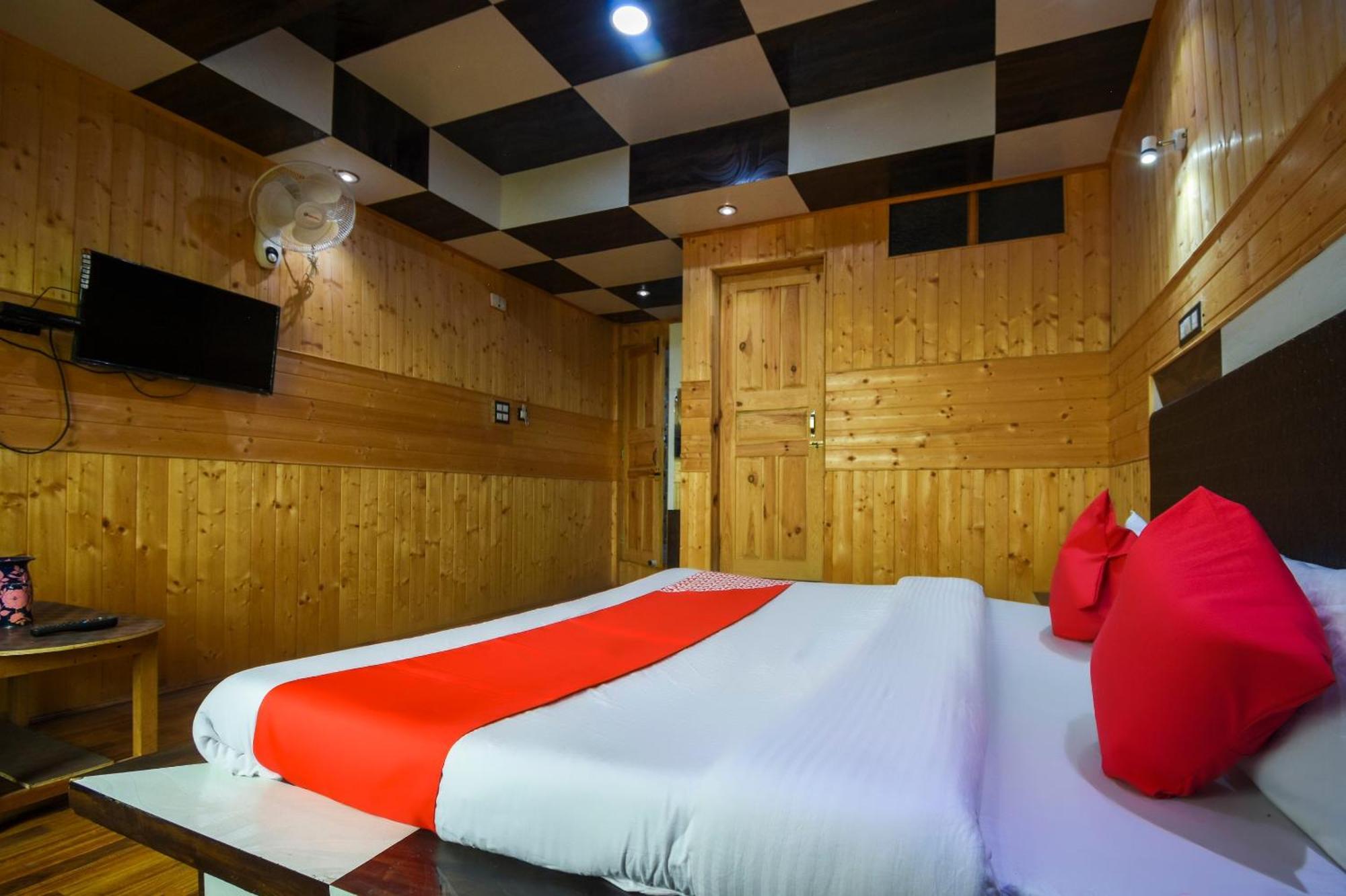 Oyo Hotel New Divine Kashmir Durgjan Buitenkant foto