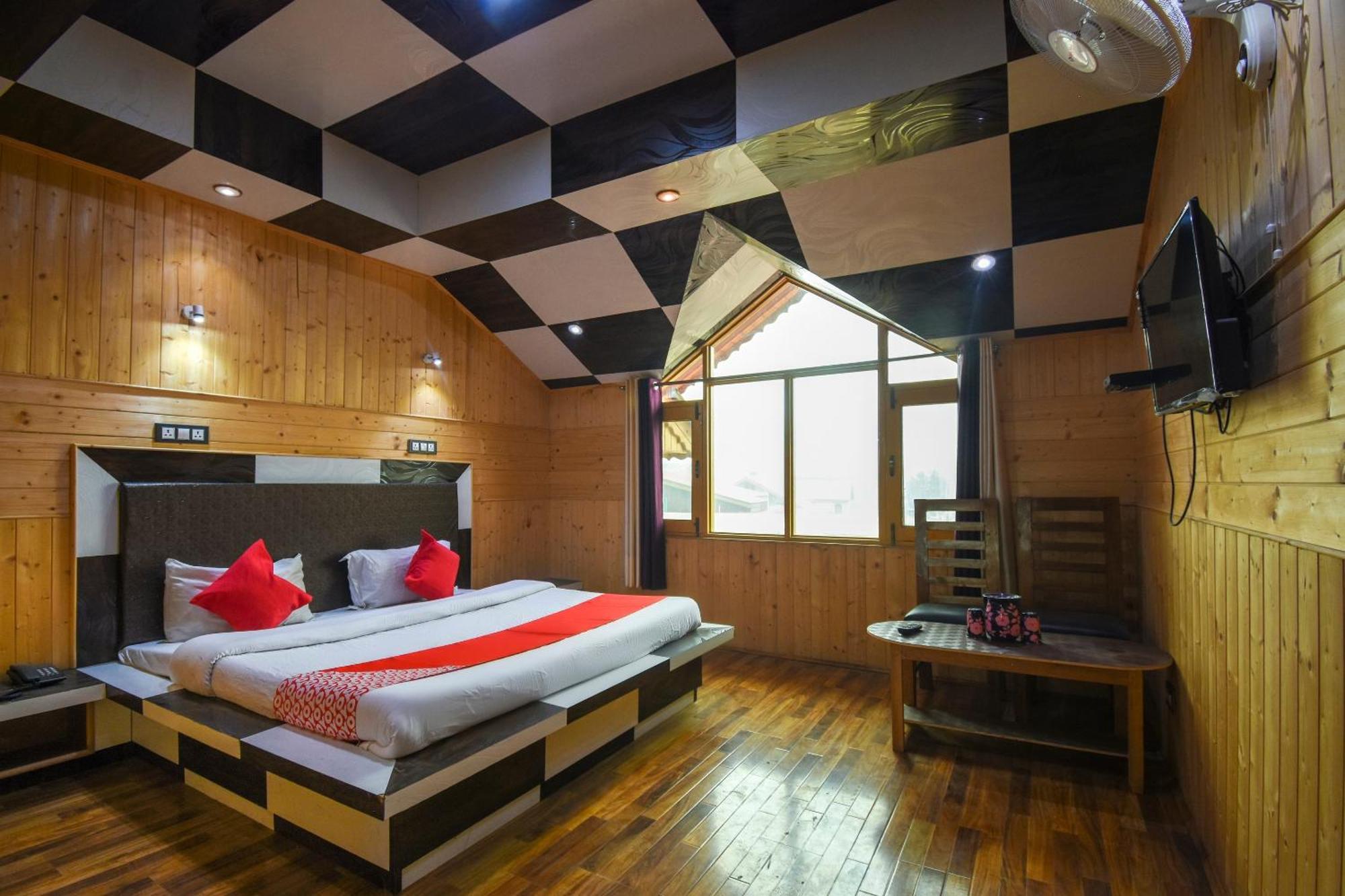 Oyo Hotel New Divine Kashmir Durgjan Buitenkant foto