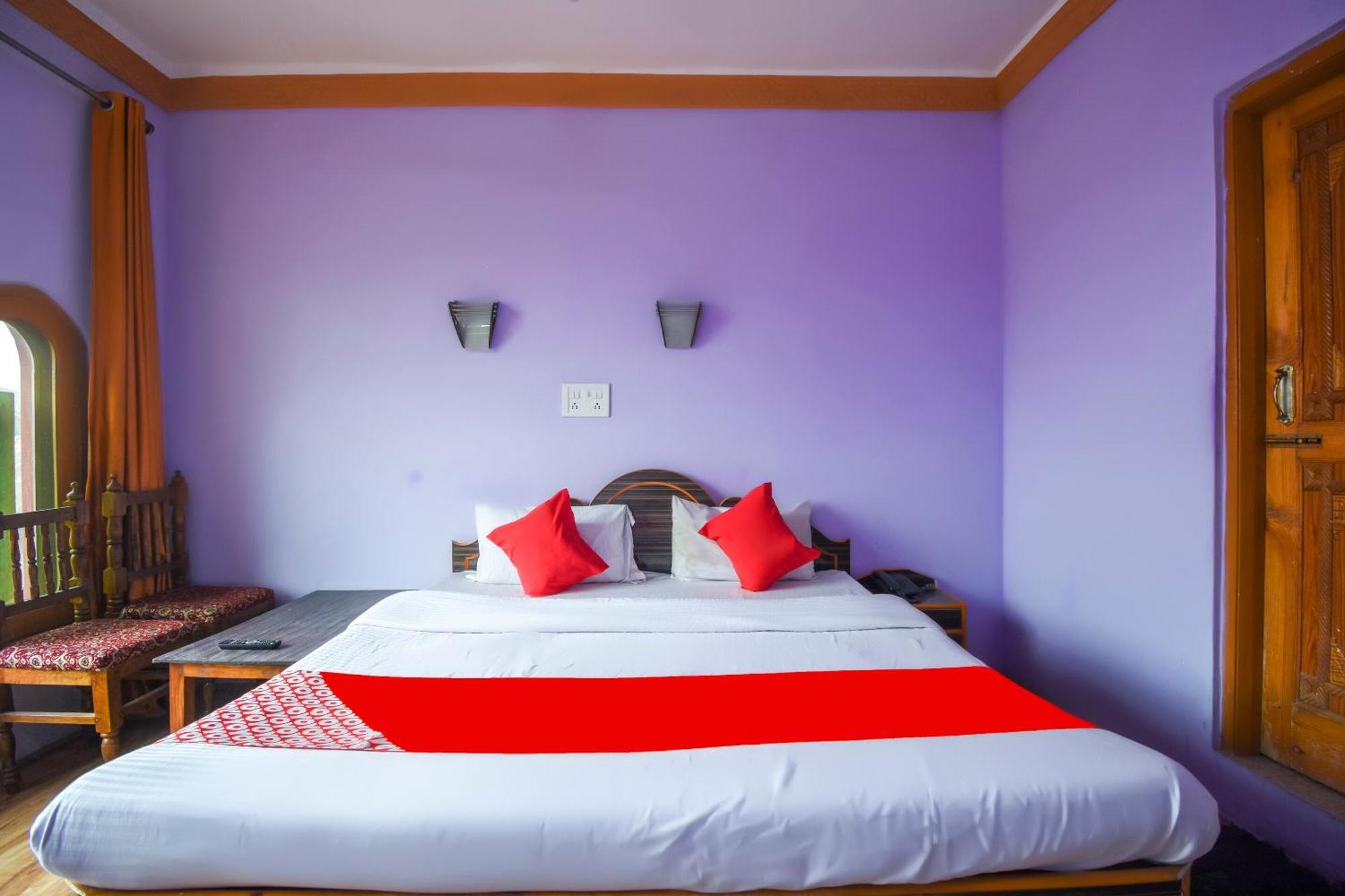 Oyo Hotel New Divine Kashmir Durgjan Buitenkant foto
