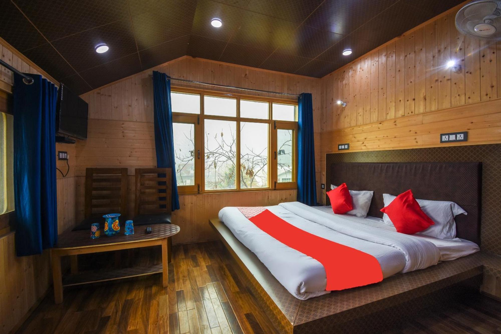 Oyo Hotel New Divine Kashmir Durgjan Buitenkant foto