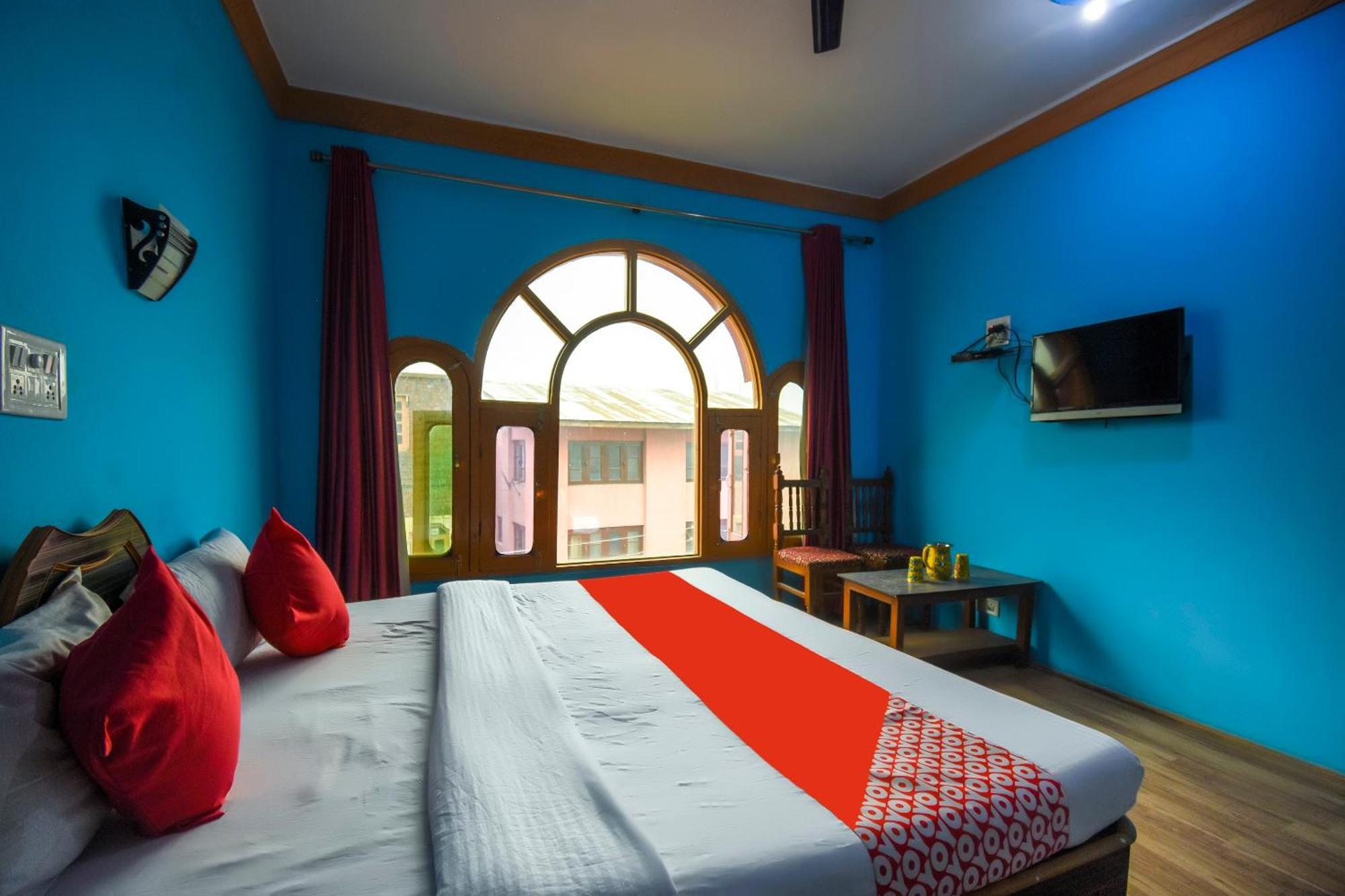 Oyo Hotel New Divine Kashmir Durgjan Buitenkant foto